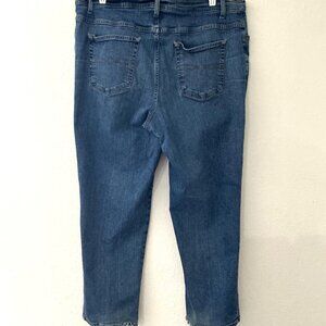 CLASSIC STRETCH PLUS PETITE JEANS 22W P